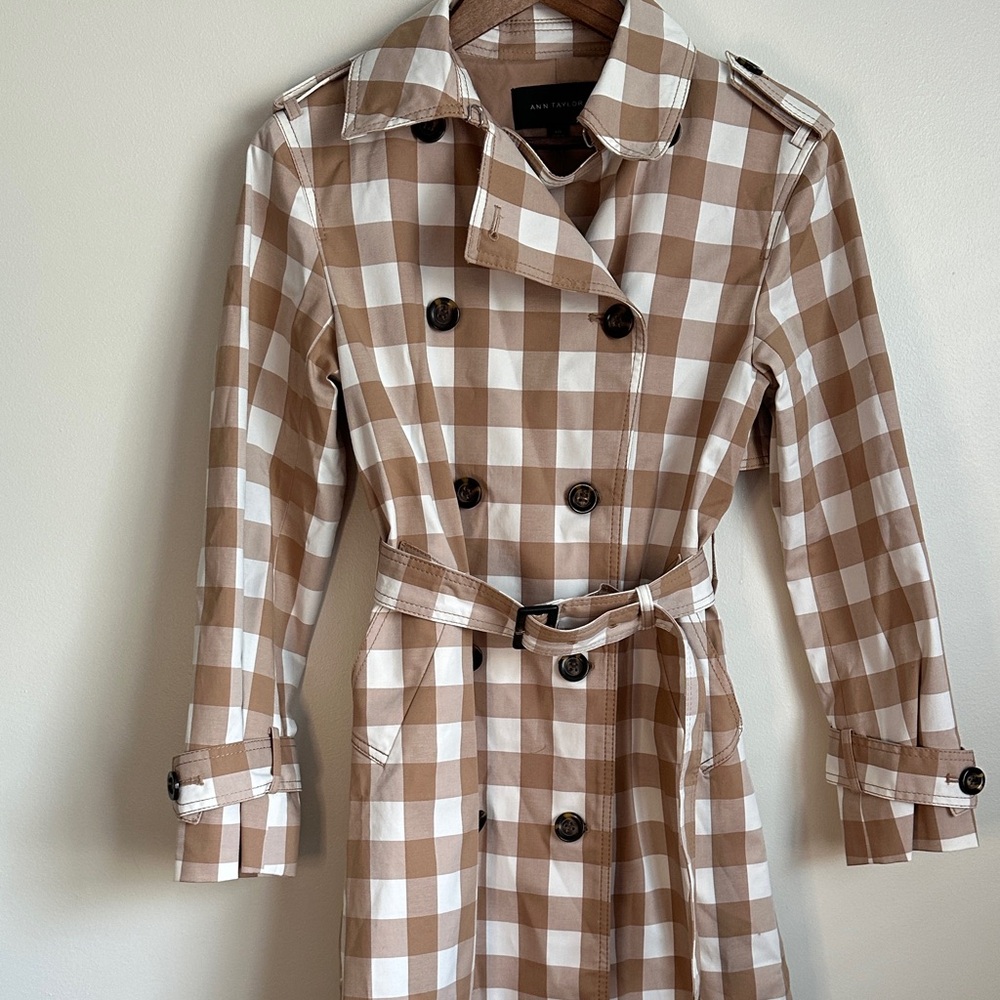 Ann Taylor Tan and White Checkered Trench Coat - Picture 4 of 12